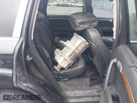 ✅ 2008 Audi Q7 Premium • VIN: WA1BV74L48D010147 • Lot: 42063353. Wystawiony na IAAI z przebiegiem 214 409 mil. Bezpłatny archiwum sprzedaży aukcyjnych z USA i szczegółowy raport historii pojazdu na DreamBid. Zdjęcie 8.