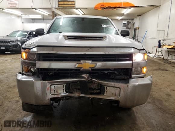 ✅ 2017 Chevrolet Silverado 2500HD Work Truck • VIN: 1GC1KUEYXHF231677 • Lot: 47259475. Wystawiony na Copart z przebiegiem 178 439 mil. Bezpłatny archiwum sprzedaży aukcyjnych z USA i szczegółowy raport historii pojazdu na DreamBid. Zdjęcie 5.