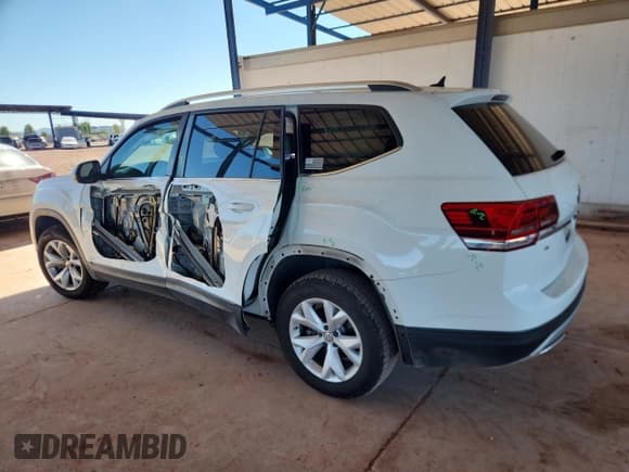 ✅ 2018 Volkswagen Atlas SE • VIN: 1V2CP2CA2JC600736 • Lot: 82643355. Wystawiony na Copart z przebiegiem 24 391 mil. Bezpłatny archiwum sprzedaży aukcyjnych z USA i szczegółowy raport historii pojazdu na DreamBid. Zdjęcie 2.