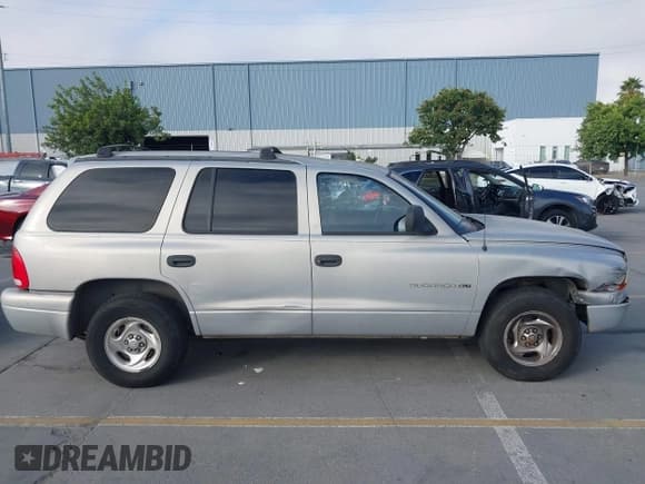 ✅ 1999 Dodge Durango • VIN: 1B4HR28Y3XF550568 • Lot: 43056221. Wystawiony na IAAI z przebiegiem 239 564 mil. Bezpłatny archiwum sprzedaży aukcyjnych z USA i szczegółowy raport historii pojazdu na DreamBid. Zdjęcie 13.