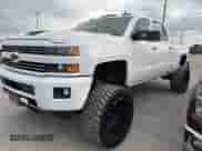 2019 Chevrolet Silverado 3500HD LTZ с VIN 1GC4KXEY5KF160863, выставлен на аукционе Copart как лот 84287364 с пробегом 137 155 миль миль и Чистый • Clean title. История ставок и продаж доступна на DreamBid. Изображение 2.