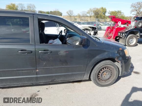 ✅ 2012 Dodge Grand Caravan SXT • VIN: 2C4RDGCG3CR324115 • Lot: 43395319. Wystawiony na IAAI z przebiegiem 243 402 mil. Bezpłatny archiwum sprzedaży aukcyjnych z USA i szczegółowy raport historii pojazdu na DreamBid. Zdjęcie 18.