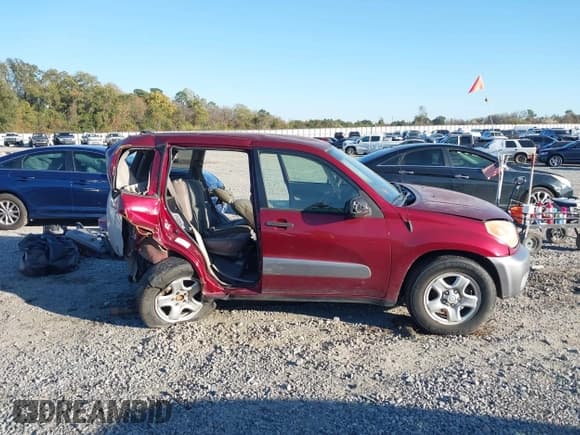 ✅ 2005 Toyota RAV4 • VIN: JTEGD20V650051502 • Lot: 43689739. Listed on IAAI with 243,765 mi. Free auction sales archive from the USA and detailed vehicle history report at DreamBid. Image 14.