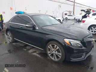 ✅ 2015 Mercedes-Benz C 300 Luxury • VIN: 55SWF4KB3FU092812 • Lot: 43623619. Wystawiony na IAAI z przebiegiem 143 919 mil. Bezpłatny archiwum sprzedaży aukcyjnych z USA i szczegółowy raport historii pojazdu na DreamBid. Zdjęcie 1.