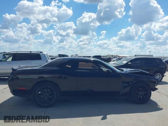 2015 Dodge Challenger SXT z VIN 2C3CDZAG3FH709256, wystawiony jako IAAI lot #43387205 z przebiegiem 112 816 mil mil oraz . Historia ofert i sprzedaży dostępna na DreamBid. Obrazek 14.