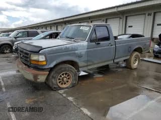 ✅ 1993 Ford F-150 • VIN: 1FTEF14Y3PLA33500 • Лот: 56246345. Опубликован ранее на Copart с пробегом 101 165 миль. Бесплатный доступ к архиву аукционных продаж из США и подробный отчёт об истории автомобиля на DreamBid. Изображение 1.