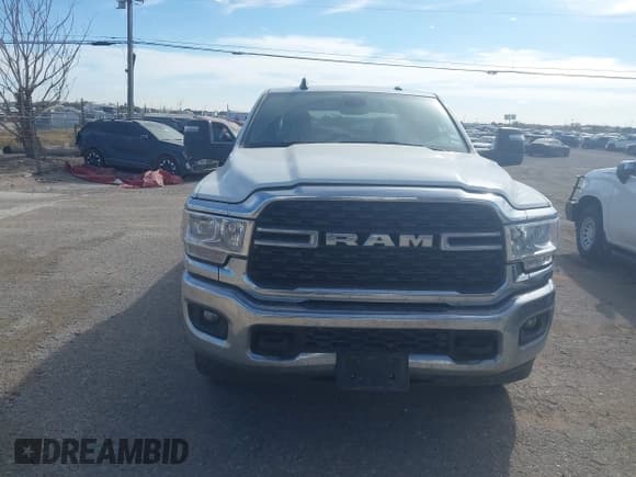 ✅ 2024 Ram 2500 Big Horn • VIN: 3C6UR5DL5RG311173 • Лот: 43805650. Опубликован ранее на IAAI с пробегом 45 227 миль. Бесплатный доступ к архиву аукционных продаж из США и подробный отчёт об истории автомобиля на DreamBid. Изображение 12.