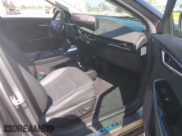 ✅ 2022 Kia EV6 Wind • VIN: KNDC3DLC6N5035363 • Лот: 42152655. Опубликован ранее на IAAI с пробегом 39 662 миль. Бесплатный доступ к архиву аукционных продаж из США и подробный отчёт об истории автомобиля на DreamBid. Изображение 5.