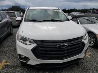 ✅ 2019 Chevrolet Traverse LT Cloth • VIN: 1GNERGKW9KJ281063 • Lot: 74217424. Wystawiony na Copart z przebiegiem Nie podano. Bezpłatny archiwum sprzedaży aukcyjnych z USA i szczegółowy raport historii pojazdu na DreamBid. Zdjęcie 5.