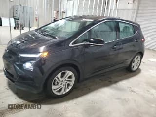 ✅ 2023 Chevrolet Bolt EV 1LT • VIN: 1G1FW6S08P4149566 • Lot: 58482974. Wystawiony na Copart z przebiegiem 26 706 mil. Bezpłatny archiwum sprzedaży aukcyjnych z USA i szczegółowy raport historii pojazdu na DreamBid. Zdjęcie 1.