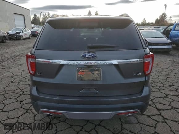 ✅ 2017 Ford Explorer XLT • VIN: 1FM5K8D83HGC22402 • Lot: 94313265. Wystawiony na Copart z przebiegiem 73 115 mil. Bezpłatny archiwum sprzedaży aukcyjnych z USA i szczegółowy raport historii pojazdu na DreamBid. Zdjęcie 6.