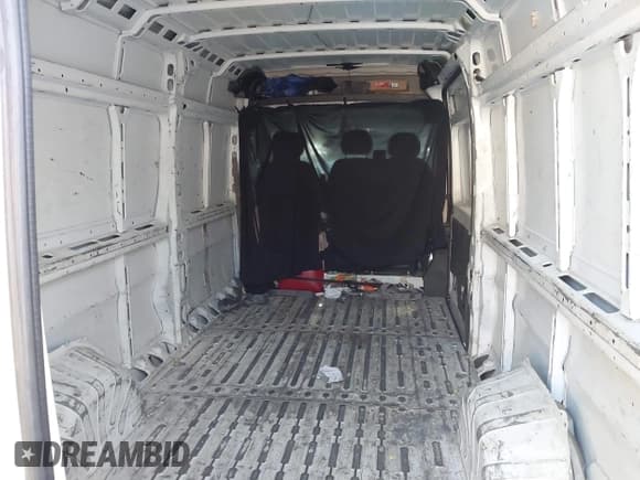 ✅ 2020 Ram ProMaster Cargo • VIN: 3C6URVJG9LE102318 • Lot: 42957401. Listed on IAAI with 165,680 mi. Free auction sales archive from the USA and detailed vehicle history report at DreamBid. Image 8.