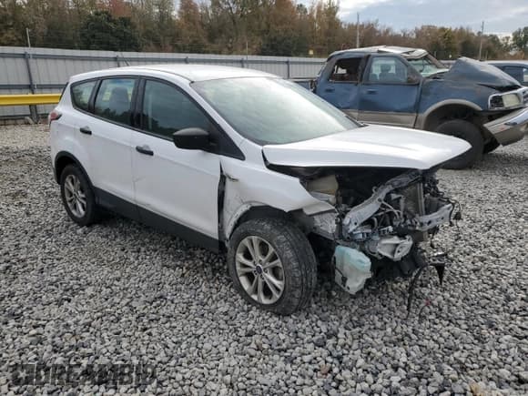 ✅ 2017 Ford Escape S • VIN: 1FMCU0F70HUB19639 • Lot: 92354425. Listed on Copart with 113,288 mi. Free auction sales archive from the USA and detailed vehicle history report at DreamBid. Image 4.