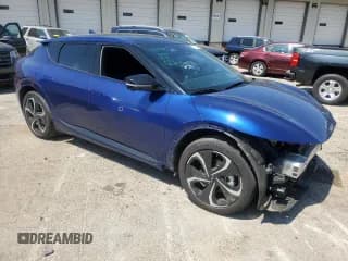 ✅ 2022 Kia EV6 GT-Line • VIN: KNDC4DLC0N5055461 • Lot: 67280534. Wystawiony na Copart z przebiegiem 26 720 mil. Bezpłatny archiwum sprzedaży aukcyjnych z USA i szczegółowy raport historii pojazdu na DreamBid. Zdjęcie 4.