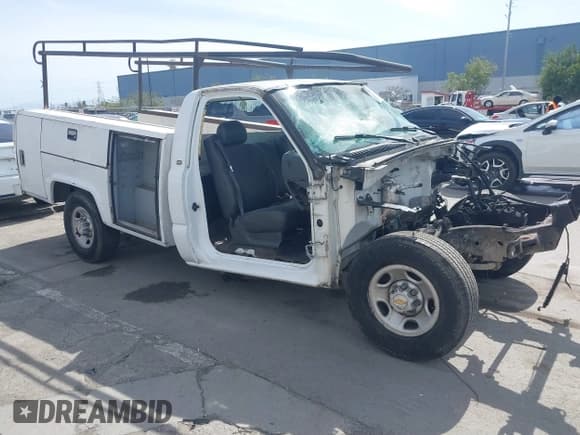 ✅ 1999 Chevrolet Silverado 2500 • VIN: 1GBGC24U2XE246595 • Lot: 41865596. Wystawiony na IAAI z przebiegiem Nie podano. Bezpłatny archiwum sprzedaży aukcyjnych z USA i szczegółowy raport historii pojazdu na DreamBid. Zdjęcie 1.
