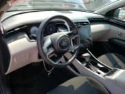 ✅ 2022 Hyundai Tucson SEL • VIN: 5NMJF3AE2NH140833 • Lot: 60577323. Wystawiony na Copart z przebiegiem 20 838 mil. Bezpłatny archiwum sprzedaży aukcyjnych z USA i szczegółowy raport historii pojazdu na DreamBid. Zdjęcie 8.