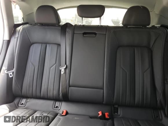 ✅ 2022 Audi e-tron Premium • VIN: WA1AAAGEXNB004197 • Lot: 53090613. Wystawiony na Copart z przebiegiem 18 865 mil. Bezpłatny archiwum sprzedaży aukcyjnych z USA i szczegółowy raport historii pojazdu na DreamBid. Zdjęcie 10.