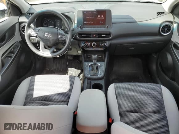 ✅ 2023 Hyundai Kona SE • VIN: KM8K22AB4PU025805 • Лот: 73993044. Опубликован ранее на Copart с пробегом 12 160 миль. Бесплатный доступ к архиву аукционных продаж из США и подробный отчёт об истории автомобиля на DreamBid. Изображение 8.