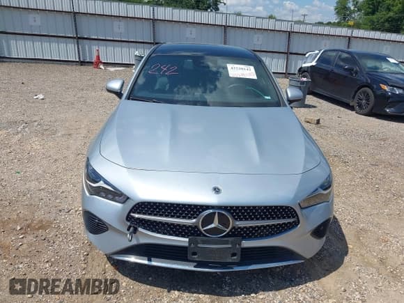 ✅ 2025 Mercedes-Benz CLA 250 • VIN: W1K5J4HB3SN519913 • Лот: 42520142. Опубликован ранее на IAAI с пробегом 23 439 миль. Бесплатный доступ к архиву аукционных продаж из США и подробный отчёт об истории автомобиля на DreamBid. Изображение 13.
