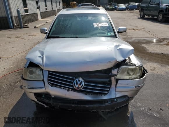 ✅ 2003 Volkswagen Passat GLS • VIN: WVWPD63BX3P100430 • Lot: 70912634. Wystawiony na Copart z przebiegiem 129 933 mil. Bezpłatny archiwum sprzedaży aukcyjnych z USA i szczegółowy raport historii pojazdu na DreamBid. Zdjęcie 5.