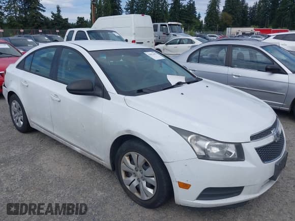 ✅ 2014 Chevrolet Cruze LS • VIN: 1G1PA5SG0E7189811 • Lot: 43023493. Wystawiony na IAAI z przebiegiem 152 958 mil. Bezpłatny archiwum sprzedaży aukcyjnych z USA i szczegółowy raport historii pojazdu na DreamBid. Zdjęcie 1.