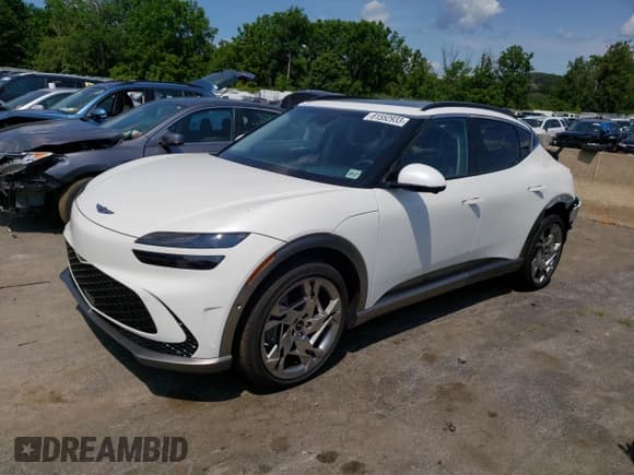 ✅ 2023 Genesis GV60 Performance • VIN: KMUKEDTB4PU008603 • Lot: 61552933. Wystawiony na Copart z przebiegiem 10 024 mil. Bezpłatny archiwum sprzedaży aukcyjnych z USA i szczegółowy raport historii pojazdu na DreamBid. Zdjęcie 1.