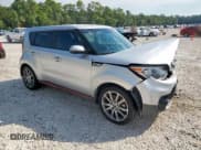✅ 2018 Kia Soul + • VIN: KNDJX3AA2J7591515 • Лот: 84728145. Опубликован ранее на Copart с пробегом 57 767 миль. Бесплатный доступ к архиву аукционных продаж из США и подробный отчёт об истории автомобиля на DreamBid. Изображение 4.