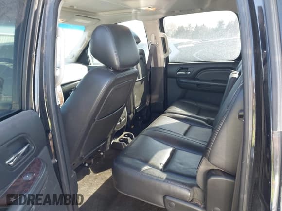 ✅ 2014 GMC Sierra 2500HD Denali • VIN: 1GT125E87EF174792 • Lot: 41634675. Listed on IAAI with 324,377 mi. Free auction sales archive from the USA and detailed vehicle history report at DreamBid. Image 8.