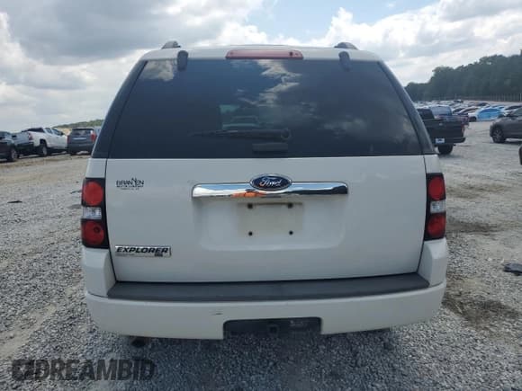 ✅ 2010 Ford Explorer XLT • VIN: 1FMEU6DEXAUA47271 • Lot: 61426815. Wystawiony na Copart z przebiegiem 324 789 mil. Bezpłatny archiwum sprzedaży aukcyjnych z USA i szczegółowy raport historii pojazdu na DreamBid. Zdjęcie 6.