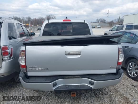 ✅ 2012 Toyota Tacoma • VIN: 3TMLU4ENXCM083340 • Lot: 41704584. Listed on IAAI with 120,944 mi. Free auction sales archive from the USA and detailed vehicle history report at DreamBid. Image 6.