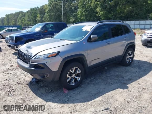✅ 2017 Jeep Cherokee Trailhawk L Plus • VIN: 1C4PJMBS5HD214410 • Lot: 43075418. Wystawiony na IAAI z przebiegiem 77 527 mil. Bezpłatny archiwum sprzedaży aukcyjnych z USA i szczegółowy raport historii pojazdu na DreamBid. Zdjęcie 18.
