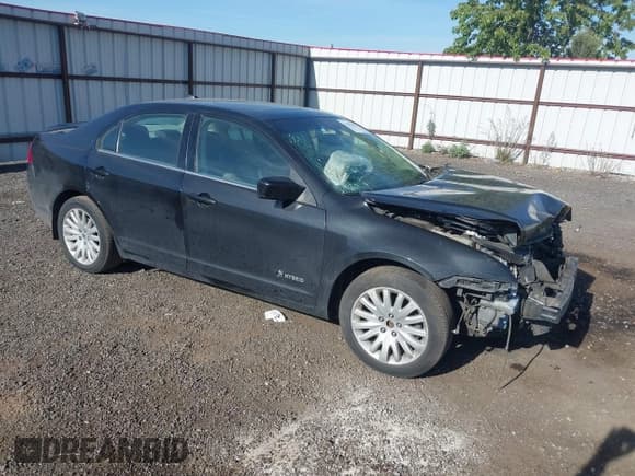 ✅ 2010 Mercury Milan Hybrid • VIN: 3MEDM0L31AR600585 • Lot: 42191197. Listed on IAAI with 216,491 mi. Free auction sales archive from the USA and detailed vehicle history report at DreamBid. Image 1.