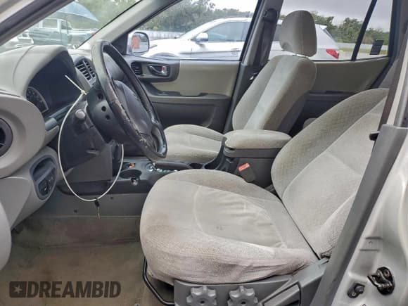 ✅ 2005 Hyundai Santa Fe GLS • VIN: KM8SC73D75U881430 • Lot: 95845235. Wystawiony na Copart z przebiegiem 177 516 mil. Bezpłatny archiwum sprzedaży aukcyjnych z USA i szczegółowy raport historii pojazdu na DreamBid. Zdjęcie 7.