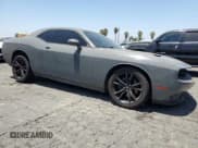 ✅ 2018 Dodge Challenger SXT Plus • VIN: 2C3CDZAG0JH280568 • Lot: 60708224. Wystawiony na Copart z przebiegiem 84 003 mil. Bezpłatny archiwum sprzedaży aukcyjnych z USA i szczegółowy raport historii pojazdu na DreamBid. Zdjęcie 4.