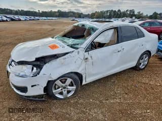 ✅ 2009 Volkswagen Jetta SE • VIN: 3VWRM71K19M095972 • Lot: 93113255. Listed on Copart with 95,139 mi. Free auction sales archive from the USA and detailed vehicle history report at DreamBid. Image 1.