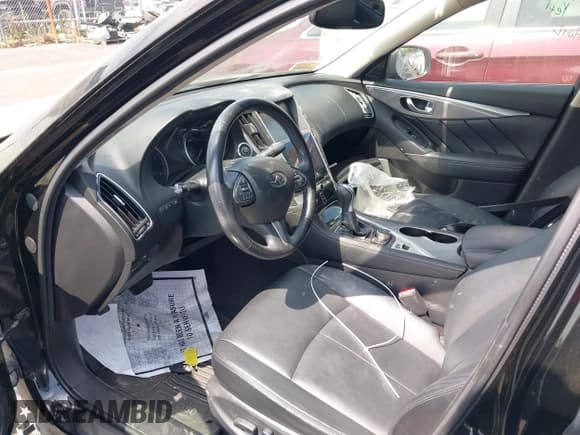 ✅ 2016 Infiniti Q50 Premium • VIN: JN1CV7AP6GM200194 • Lot: 42559743. Wystawiony na IAAI z przebiegiem 98 515 mil. Bezpłatny archiwum sprzedaży aukcyjnych z USA i szczegółowy raport historii pojazdu na DreamBid. Zdjęcie 18.