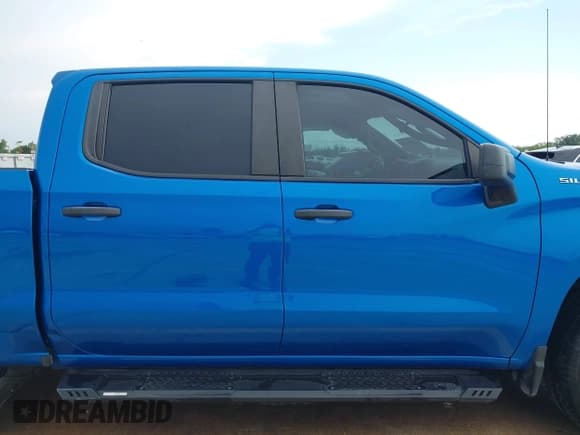 ✅ 2023 Chevrolet Silverado 1500 Custom • VIN: 1GCPABEK4PZ110427 • Lot: 42484579. Wystawiony na IAAI z przebiegiem 35 632 mil. Bezpłatny archiwum sprzedaży aukcyjnych z USA i szczegółowy raport historii pojazdu na DreamBid. Zdjęcie 13.