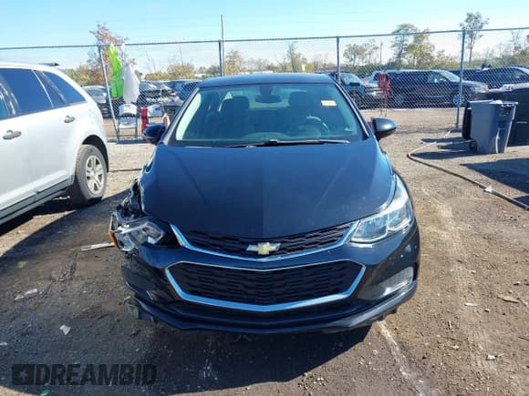 ✅ 2018 Chevrolet Cruze LS • VIN: 1G1BC5SM8J7228357 • Lot: 43515932. Listed on IAAI with 90,155 mi. Free auction sales archive from the USA and detailed vehicle history report at DreamBid. Image 13.