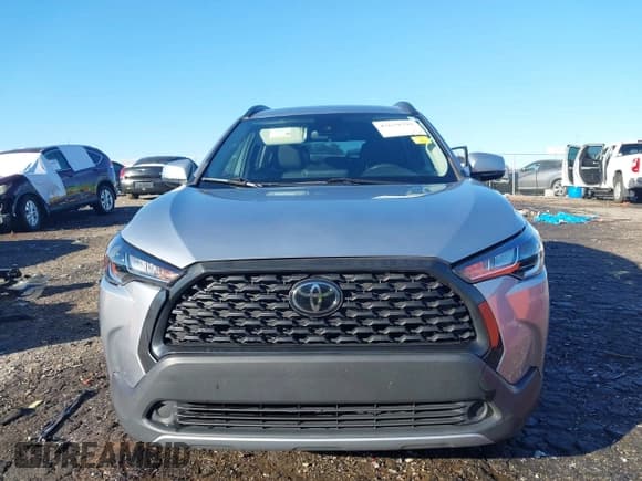 ✅ 2022 Toyota Corolla Cross LE • VIN: 7MUCAAAG6NV033994 • Lot: 43679795. Listed on IAAI with 65,659 mi. Free auction sales archive from the USA and detailed vehicle history report at DreamBid. Image 13.