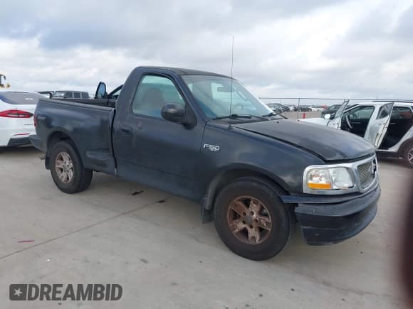 ✅ 2003 Ford F-150 XL • VIN: 1FTRF07283KB64201 • Лот: 43740271. Опубликован ранее на IAAI с пробегом Не указан. Бесплатный доступ к архиву аукционных продаж из США и подробный отчёт об истории автомобиля на DreamBid. Изображение 1.