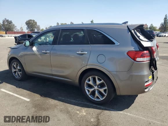 ✅ 2018 Kia Sorento SX • VIN: 5XYPK4A57JG380525 • Lot: 81943965. Listed on Copart with 114,712 mi. Free auction sales archive from the USA and detailed vehicle history report at DreamBid. Image 2.