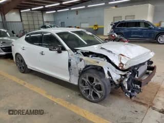 ✅ 2021 Kia Stinger GT-Line • VIN: KNAE15LA8M6089983 • Lot: 92670425. Wystawiony na Copart z przebiegiem 10 462 mil. Bezpłatny archiwum sprzedaży aukcyjnych z USA i szczegółowy raport historii pojazdu na DreamBid. Zdjęcie 4.