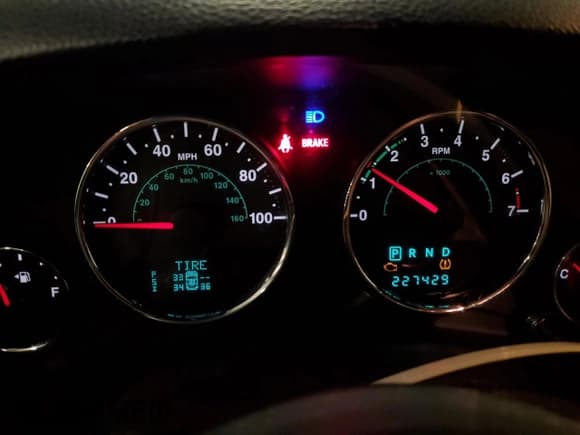 ✅ 2013 Jeep Wrangler Unlimited Sahara • VIN: 1C4BJWEG8DL585672 • Lot: 89521145. Wystawiony na Copart z przebiegiem 227 429 mil. Bezpłatny archiwum sprzedaży aukcyjnych z USA i szczegółowy raport historii pojazdu na DreamBid. Zdjęcie 9.