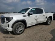 ✅ 2025 GMC Sierra 1500 Denali • VIN: 1GTUUGEL9SZ145702 • Лот: 48544805. Опубликован ранее на Copart с пробегом 242 миль. Бесплатный доступ к архиву аукционных продаж из США и подробный отчёт об истории автомобиля на DreamBid. Изображение 1.