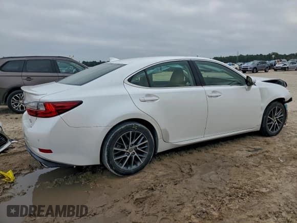 ✅ 2017 Lexus ES 350 • VIN: JTHBK1GG6H2248621 • Lot: 95524105. Listed on Copart with 109,613 mi. Free auction sales archive from the USA and detailed vehicle history report at DreamBid. Image 3.