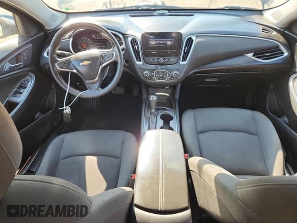 2020 Chevrolet Malibu LT z VIN 1G1ZD5ST4LF066562, wystawiony jako Copart lot #84482535 z przebiegiem 146 803 mil mil oraz Szkoda całkowita • Salvage title. Historia ofert i sprzedaży dostępna na DreamBid. Obrazek 8.