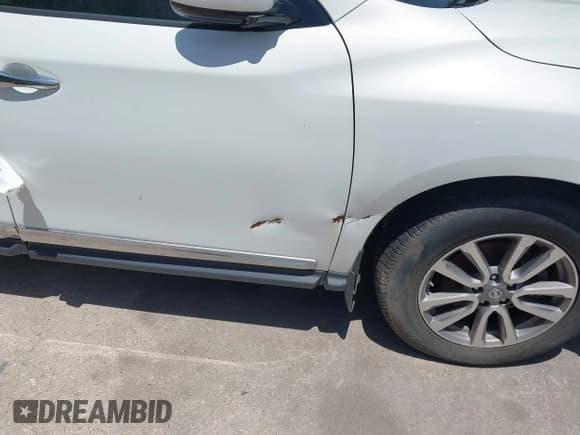 ✅ 2014 Nissan Pathfinder SL • VIN: 5N1AR2MN8EC726976 • Lot: 42853409. Listed on IAAI with 185,983 mi. Free auction sales archive from the USA and detailed vehicle history report at DreamBid. Image 6.