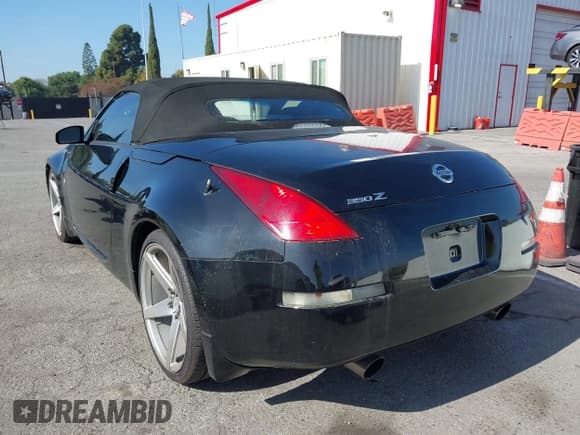 ✅ 2005 Nissan 350Z Touring • VIN: JN1AZ36A65M758990 • Lot: 43644103. Listed on IAAI with 153,872 mi. Free auction sales archive from the USA and detailed vehicle history report at DreamBid. Image 3.