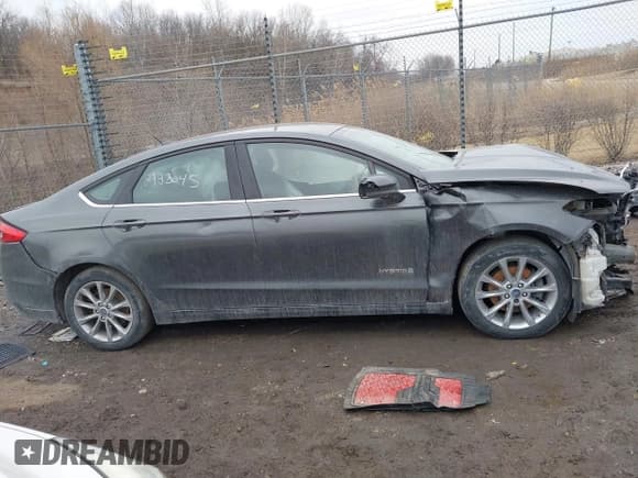 ✅ 2017 Ford Fusion Hybrid S • VIN: 3FA6P0UU3HR327061 • Lot: 41712054. Listed on IAAI with Not provided. Free auction sales archive from the USA and detailed vehicle history report at DreamBid. Image 12.