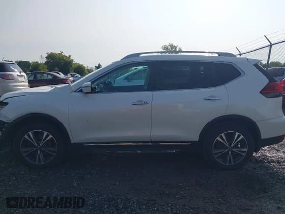 ✅ 2017 Nissan Rogue SV • VIN: 5N1AT2MV8HC793258 • Lot: 43140727. Listed on IAAI with 66,748 mi. Free auction sales archive from the USA and detailed vehicle history report at DreamBid. Image 15.